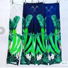 Calça estampada pantacourt