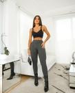 Calça Feminina Justa Modelo Legging Skinny