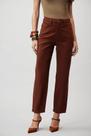 Calça Feminina Straight Cropped em Sarja Flor de Liz Calça Feminina Straight Cropped em Sarja Flor de Liz