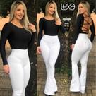 Calça flare branca