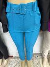 Calça flare com cinto
