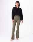 Calça Flare Feminina Cintura Alta Em Sarja Com Elastano