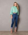 Calça Jeans Capri com pérolas na barra Calça Jeans Capri com pérolas na barra
