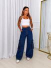 Calça jeans cargo Wid leg feminina boca d sino flare bolso Sal e Pimenta