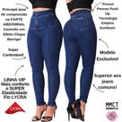 Calça jeans com área de compressão na parte abdominal