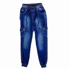 Calça jeans com elástico na barra