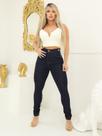 Calça jeans feminina seta passante amaciada
