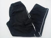Calça masculina em microfibra com listra e bolso cargo