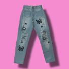 Calça Menina Mom Estampada Coração e Borboleta Juvenil Estilo e Conforto Calça Menina Mom Estampada Coração e Borboleta Juvenil Estilo e Conforto