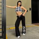 Calça Modelo Largo Blogueira Com Estampa Challenge Preta Calça Modelo Largo Blogueira Com Estampa Challenge Preta