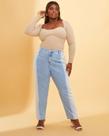 Calça mom jeans efeito manchado
