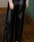 Calça pantalona em pu preto
