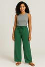 Calça Pantalona Feminina com Forro Shorts Malha Duna Liso e Cós de Elástico Cor:VerdeTamanho:P
