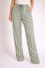 Calça Pantalona Feminina Estampada Listrada com Cós Elástico e Amarração Frontal Cor:Branco e VerdeTamanho:XGG
