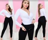 calça preta com cinta