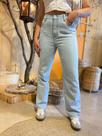 Calça Reta B27 -Estilo e Versatilidade em Cada Passo. Calça Reta B27 -Estilo e Versatilidade em Cada Passo.