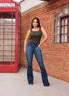 calça skinny boca de sino