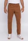 Calça slim masculina em sarja caramelo Calça slim masculina em sarja caramelo