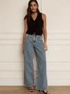 Calça Via Lessa Chicago Modelagem Pantalona Jeans Médio Calça Via Lessa Chicago Modelagem Pantalona Jeans Médio
