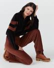 Calça Wide Leg Feminina Em Plush Canelado