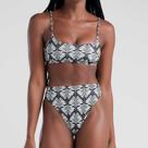 Calcinha Hotpant Cavada Estampa Art Deco Preto Mash 37058 Calcinha Hotpant Cavada Estampa Art Deco Preto Mash 37058