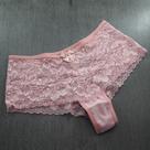 Calcinha Lyllys em Renda Cor:RomanceTamanho:GG