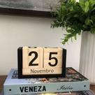 Calendário Mesa Madeira Cubo Decorativo Decoração