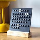 Calendário Para Mesa Ajustável Em Acrílico Com Base De Madeira
