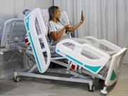 Cama Hospitalar Motorizada 11 Movimentos com Colchão D28 Elevação do leito e Posição Poltrona com Suporte de Soro 1040 T