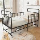Cama Infantil com Grade de Proteção Lateral, Estrutura Metálica com Prateleira Inferior Armazenável, Cama Segura para Quarto Infantil, Preto Cama Infantil com Grade de Proteção Lateral, Estrutura Metálica com Prateleira Inferior Armazenável, Cama Segura para Quarto Infantil, Preto