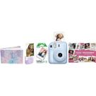 Câmera Fujifilm Instax Mini 12 azul com pacote de férias 2023