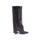 Camille - Bota Feminina com Capa Cano Alto Marrom Bico Fino com Fivela