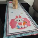 Caminho Trilho de Mesa Páscoa Coelhinho Rosa Caminho Trilho de Mesa Páscoa Coelhinho Rosa