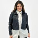 Camisa Cativa Cropped Manga Longa em P.u Feminina