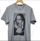 camisa com estampa minds up