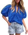 Camisa Feminina PRETTYGARDEN Azul em Renda com Botões e Decote V - P