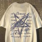 Camiseta Boxy Padrão de Homem Feminina Unissex Preta com Slogan e Gráfico de Pentagrama