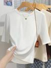 Camiseta Feminina Básica de Algodão - Manga Curta e Gola Redonda