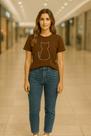 Camiseta Feminina Básica Modelo Minimalista