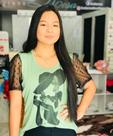 Camiseta feminina, com manga de tule