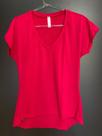 camiseta feminina rosa