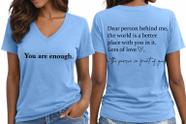 Camiseta HDDXYF You are Enough Mental Health com decote em V unissex Camiseta HDDXYF You are Enough Mental Health com decote em V unissex