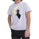 Camiseta Infantil Bruxa sentada na lua minguante Camiseta Infantil Bruxa sentada na lua minguante