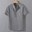 Camiseta Masculina Manga Curta - Gola Careca, Bolso e Botão - Conforto para o Verão