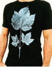Camiseta Masculina na Cor Preta com Estampa de Planta no Peito - Fabricada com Algodão Egípicio Camiseta Masculina na Cor Preta com Estampa de Planta no Peito - Fabricada com Algodão Egípicio