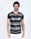 Camiseta paete com listras coloridas