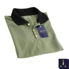 Camiseta polo verde com gola preta