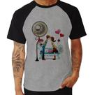 Camiseta Raglan Casal Namorados Beijando - Foca na Moda