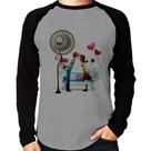 Camiseta Raglan Casal Namorados Beijando Manga Longa - Foca na Moda