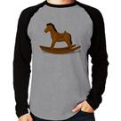Camiseta Raglan Cavalinho De Pau Manga Longa - Foca na Moda